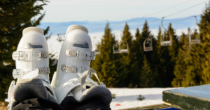 scarponi da sci in montagna